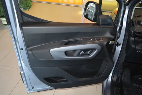 Opel Combo 1.5d 130к.с. 8AT L2 Edition+ 2026