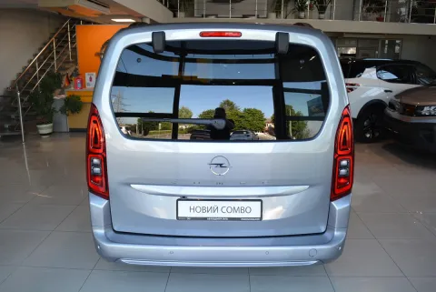 Opel Combo 1.5d 130к.с. 8AT L2 Edition+ 2026