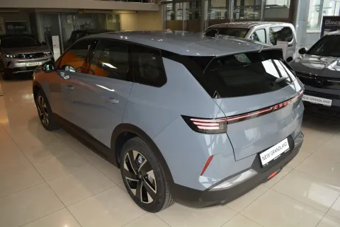 Opel Grandland 1.6 бензин 180 к.с. 6АТ Edition 2025 рік