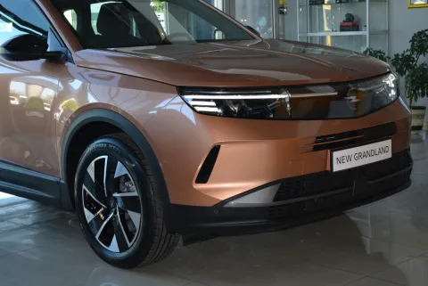 Opel Grandland 1.6 бензин 180 к.с. 6АТ Edition 2025 рік