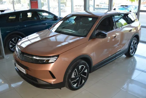 Opel Grandland 1.6 бензин 180 к.с. 6АТ Edition 2025 рік