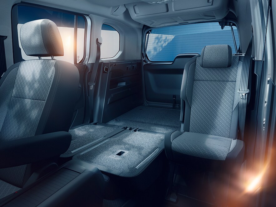 Opel Combo — універсальні сидіння