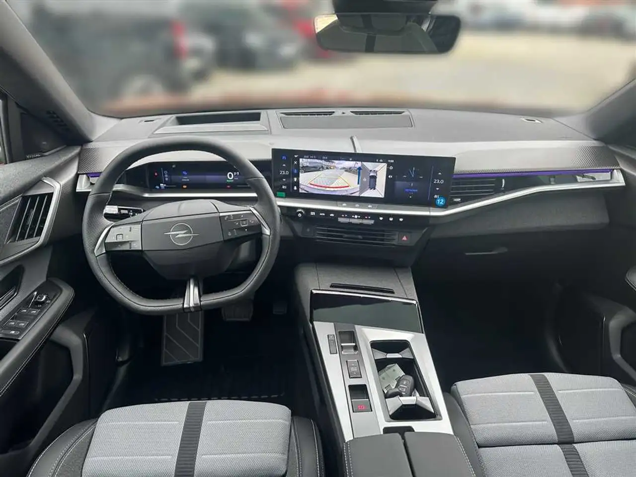 Opel Grandland — простір та багажне відділення