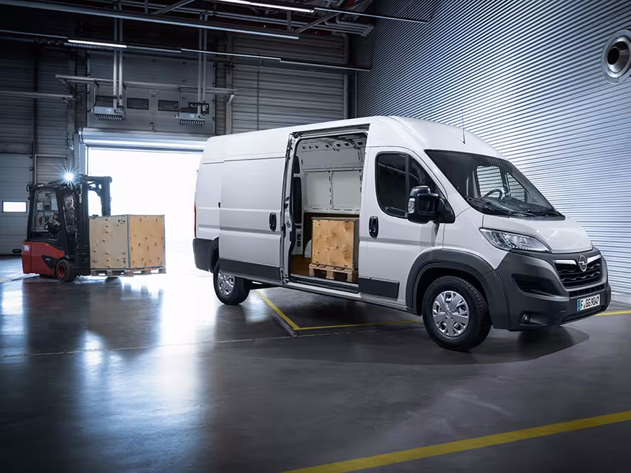 Opel Movano — вантажний простір та бічні двері